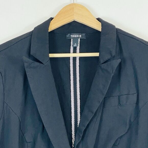 Torrid Black Ruched Half Sleeve Stretch Ponte Blazer Jacket Women's 3 3X - Picture 2 of 9